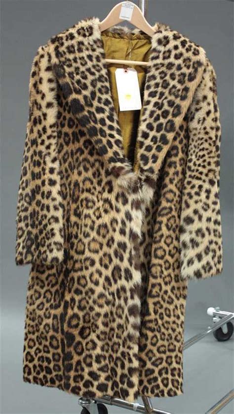 4240 vintage leopard fur coat