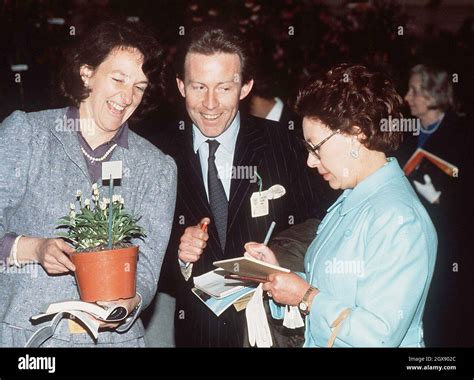Princess Margaret With Roddy At Chelsea Flower Show Stock Photo Alamy