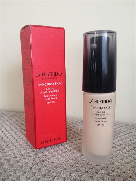 Shiseido Synchro Skin Lasting Liquid Foundation