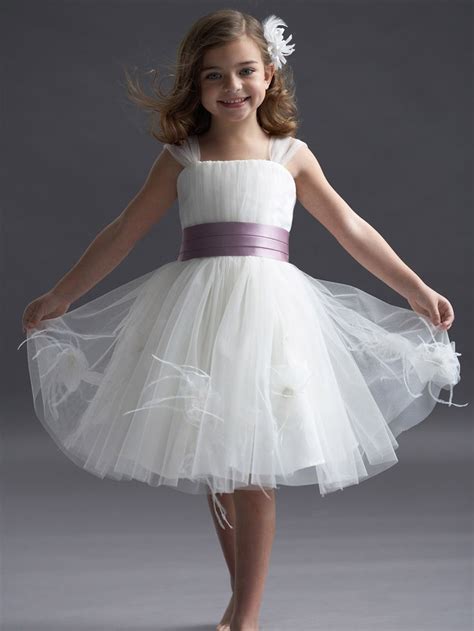 Vestidos de niña para boda: sencillos, trendy y ...