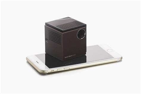 Uo Smart Beam Is The World S Smallest Hd Laser Smartphone Projector