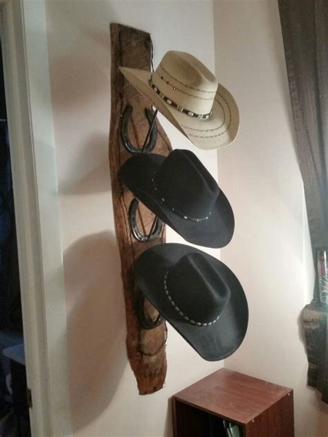 Hand Made This Horseshoe Cowboy Hat Rack In 2019 Diy Hat Rack Hat