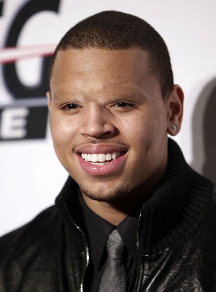 Celebrities With No Eyebrows 60 Pics Picture 11