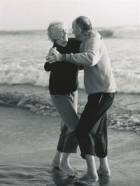 20 Photos Of Love That Knows No Age Limits Or Barriers Old Couples