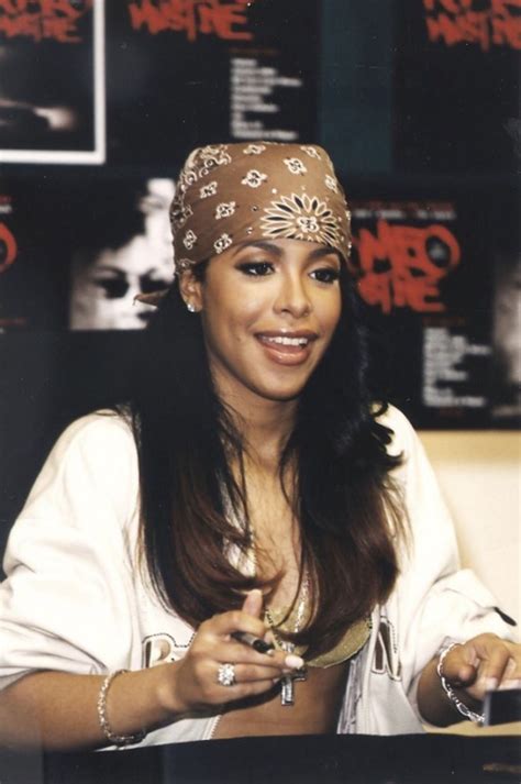 Pin By Y2️⃣k🇵🇷 On Aaliyah Aaliyah Style Aaliyah Hair Aaliyah