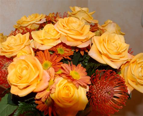 Fileyellow Flower Bouquet Roses Wikimedia Commons