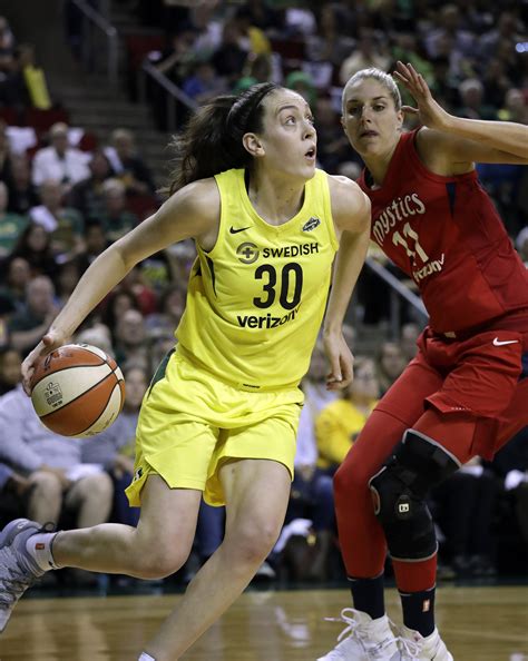 Wnba Mvp Breanna Stewart Tears Achilles Tendon In Right Leg Ap News