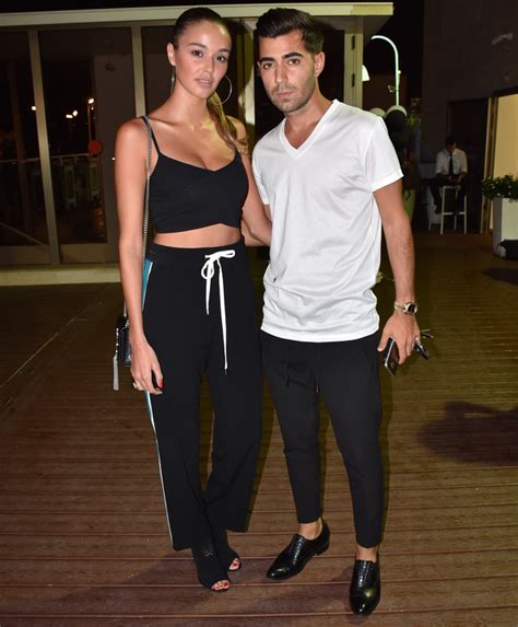 הישרדות vip עונה 4 יוצאת לדרך עם 18 מתמודדים שויתרו על חיי הזוהר למען מטרה אחת בלבד: אסתי גינזבורג משיקה את ההריון