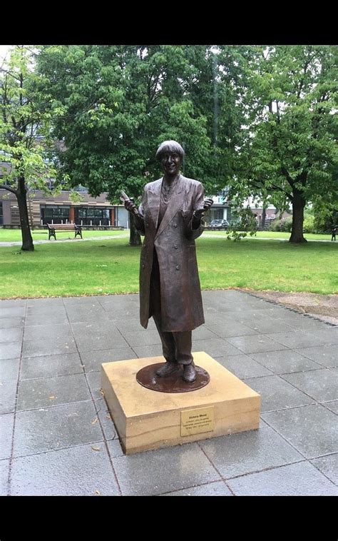 Victoria Wood Statue Bury 2022 What To Know Before You Go With