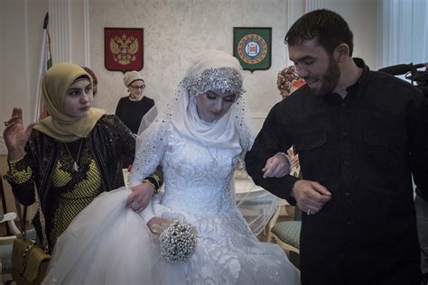 Cecenia La Tristezza Di Kheda Sposa Bambina Consegnata Al