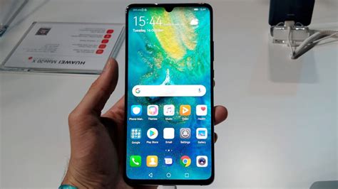 But its size makes it awkward to carry around and use practically on a daily basis, so while it's great. Hands-on del Huawei Mate 20 X: un smartphone grande, y un ...