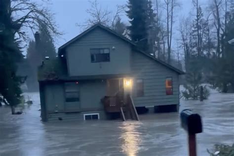 2 Dead As Atmospheric River Inundates Pacific Northwest