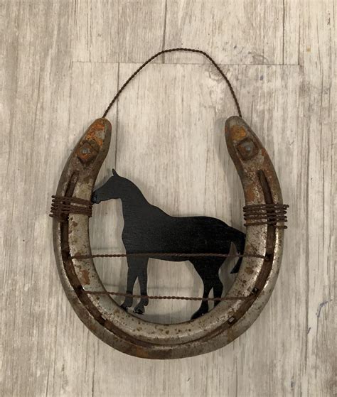 Sweet And Simple Horseshoe Crafts Horseshoe Crafts Projects