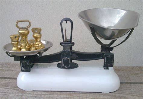 Vintage White Enamel Avery England Sweet Shop Weighing Scales With