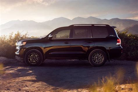 2020 Toyota Land Cruiser Pictures 47 Photos Edmunds