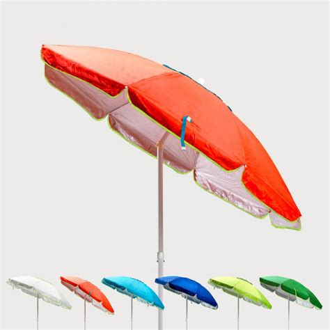 Parasol multicouleurs idéal pour plages venteuses grâce à son innovant
