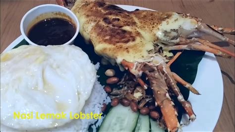 This makcik sells lobster nasi lemak for $22, and s'poreans are queuing up to 2 hours for it. Nasi Lemak Lobster in Kuala Lumpur - YouTube