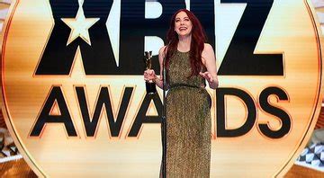Cenapop Ex estrela da Disney leva prêmios de artista do ano e melhor
