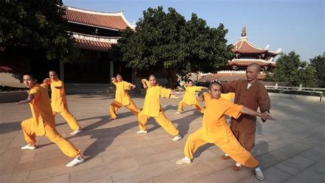 Jet lee shaolin temple original youtube. معبد شاولين 1982 - A Painful Pilgrimage To Shaolin ...