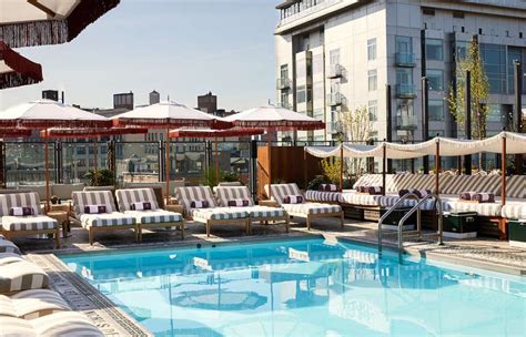 Swimming is taking you to new heights with a lovely view of the skyline and a ceiling of the infinite heaven flickering with stars. Rooftop pool | Soho House New York | Soho house, House ...