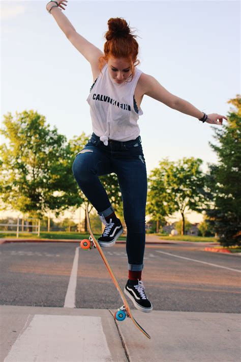 pin de juli vasconcelos en action chicas skaters fotografía de skateboard chicas skater
