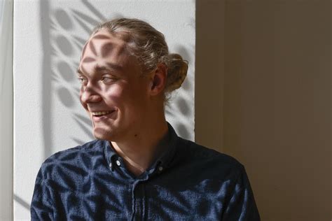 FpU-leder Simen Velle taler Sylvi Listhaug midt imot på en rekke områder