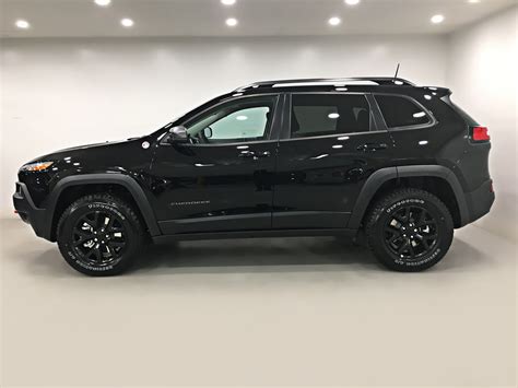 New 2018 Jeep Cherokee Trailhawk Leather Plus 4x4 V6 Sunroof