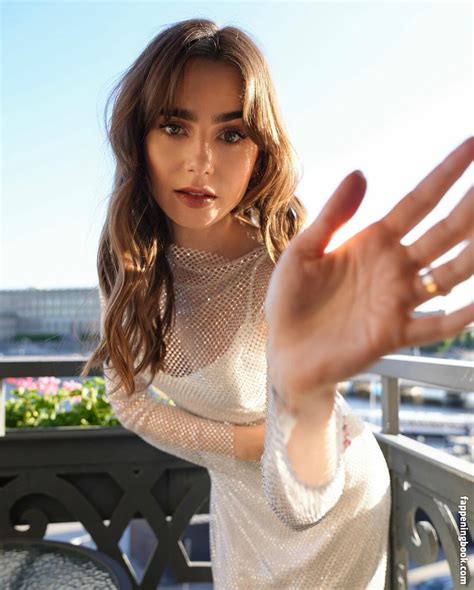 Lily Collins Nude Nude Express