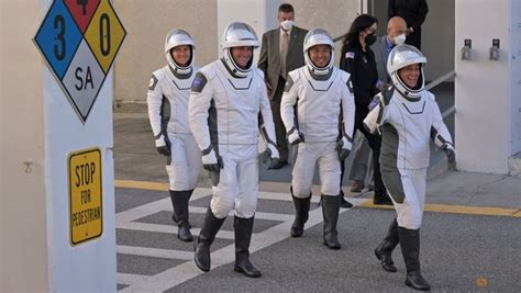 Nasa Spacex Crew Splashes Down After 5 Month Mission Cna