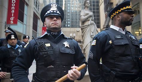 Chicago Police Department Plans To Hire Almost 1000 New Officers To