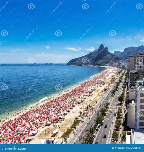 Hot Day On Ipanema Beach In Rio De Janeiro Stock Image Image Of Lagoa