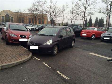 Badly Parked Cars At The Trafford Centre Manchester Evening News
