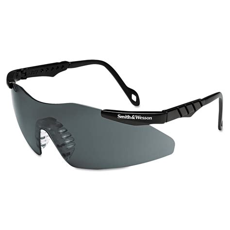 smith and wesson magnum 3g safety eyewear black frame smoke lens
