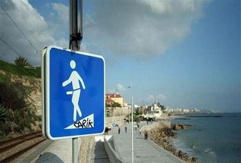 Funny And Awkward Beach Signs 10 Pics