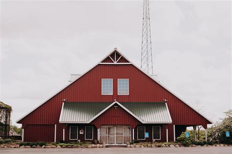 Summer Minnesota Wedding Callie Grant — The Outpost