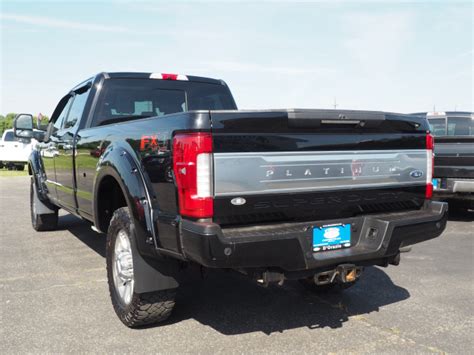 Pre Owned 2017 Ford F 350 Super Duty Platinum 4wd 4×4 Platinum 4dr Crew