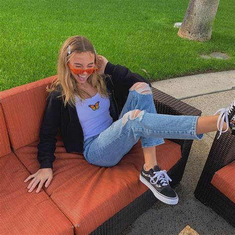 Kayla Davis On Instagram Im Bad At Captions Retro Outfits