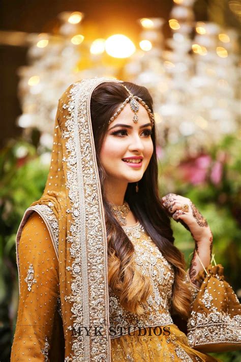 Just in case an off the shelf bridal wear doesn't. Mayoon | Pakistani wedding outfits, Wedding bridesmaids ...