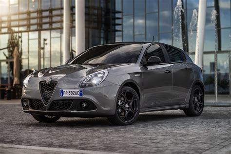 To je alfa romeo giulietta veloce, skutočné stelesnenie športového ducha a nezameniteľného štýlu. Alfa Romeo Gives UK's Giulia, Stelvio And Giulietta The ...
