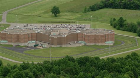 5k Aerial Video Orbiting The Side Of The Ohio State Penitentiary