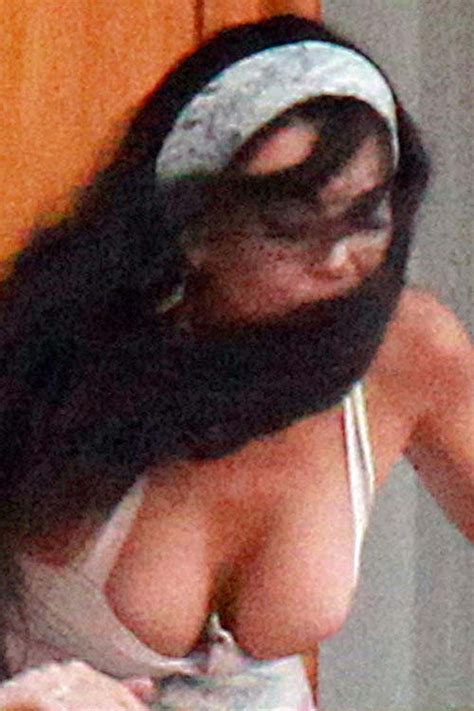 Lindsay Lohan Boob Slip And Huge Boobs Paparazzi Photos Porn Pictures Xxx Photos Sex Images