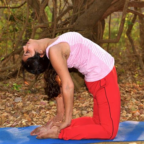 Female Yoga Instructor Malad Power Yoga Trainers Malad