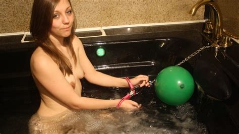Nikki Lynn Nude And Handcuffed In Hot Tub Escape Wmv Hd Girls Wearing
