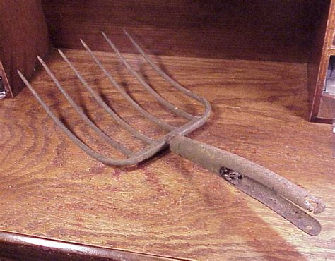 Vintage Rustic Rusty 6 Tine Hay Pitch Fork Part Farm Etsy