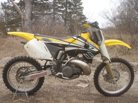 This bike is all new featuring a new frame, new swing arm, new bodywork, and. 1998 Suzuki RM 250 Motocross 2-Stroke dirt bike
