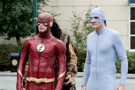 Barry allen was just 11 years old when his mother was killed in a bizarre and terrifying incident and his father was falsely convicted of the hug. The Flash Season 4 Episode 6 Recap and Review: When Harry ...