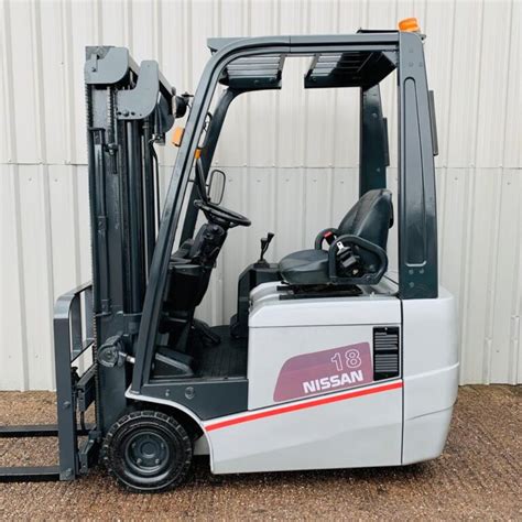 Nissan In1l18q Used 3 Wheel Electric Forklift 2867