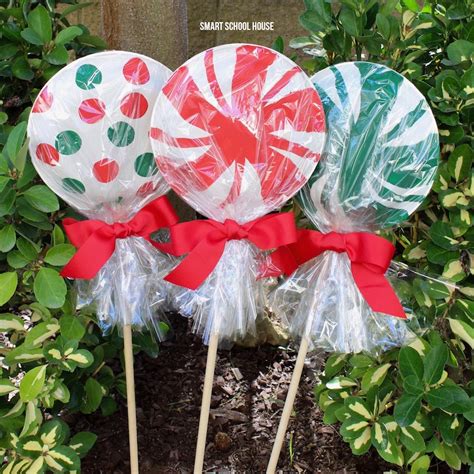 I know a lot of people like to have candyland as a theme for birthdays and christmas, so i thought i'd share how i made these giant candies. How to Make a Candy Sleigh - Page 2 of 2 - Smart School House