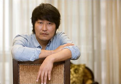 #봉준호 #골든글로브 #기생충 #송강호 #브래드피트 (서울=연합뉴스) 한국 영화 최초로 골든글로브 외국어영화상을 움켜쥔 영화 '기생충'의 봉준호 감독은 5일(현지시간) 자막의 장벽만 넘으. '연기지존' 이병헌·최민식·송강호, 줄줄이 사극 출사표 - 오마이 ...
