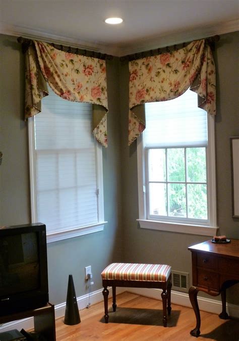 Small Bedroom Window Treatment Ideas Corner Window Treatments For The